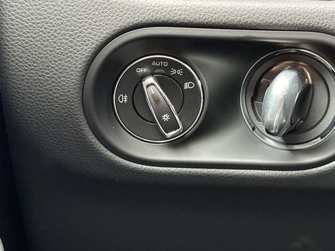 New 2026 Porsche Macan image 34