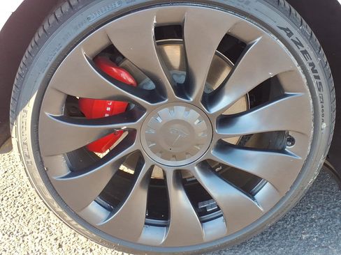 Used 2023 Tesla Model 3 Performance image 10