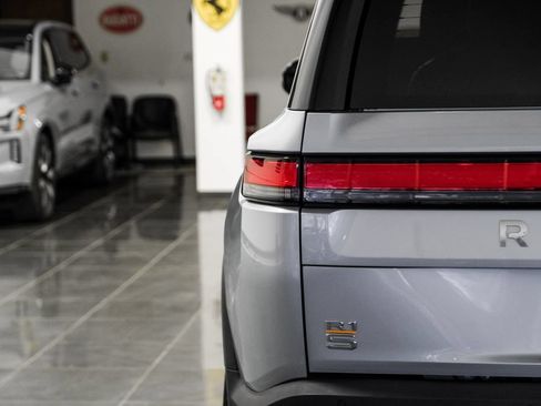 Used 2024 Rivian R1S Adventure AWD/4WD image 50