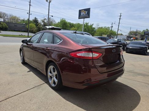 Used 2015 Ford Fusion SE w/ Equipment Group 201A FWD image 5