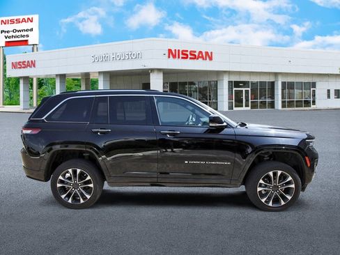 Used 2023 Jeep Grand Cherokee Overland AWD/4WD image 5