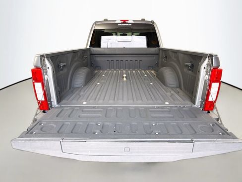Used 2021 Ford F250 Lariat w/ Lariat Value Package AWD/4WD image 26