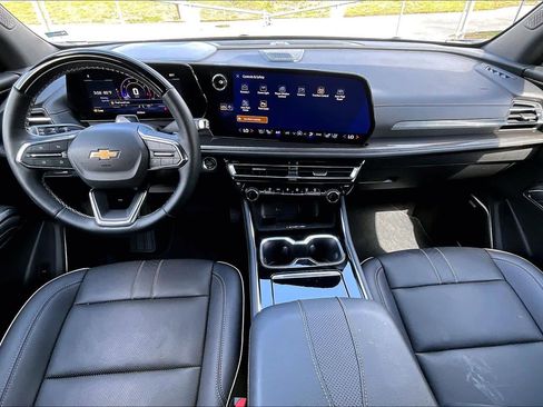 Used 2026 Chevrolet Traverse High Country FWD image 16