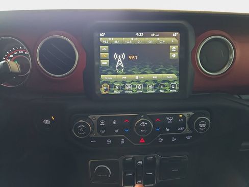Used 2019 Jeep Wrangler Unlimited Rubicon AWD/4WD image 21