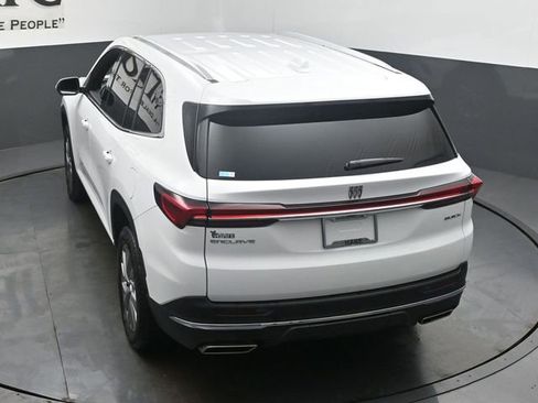 Used 2025 Buick Enclave Preferred image 61