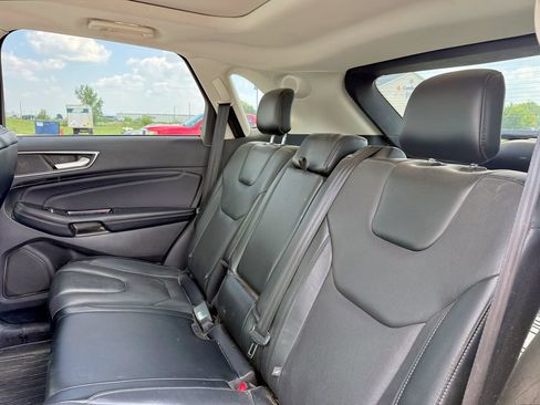 Used 2017 Ford Edge Titanium w/ Equipment Group 301A AWD/4WD image 12