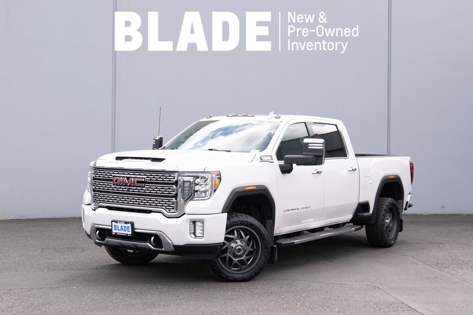Used 2023 GMC Sierra 3500 Denali w/ Denali Ultimate Package AWD/4WD image 1