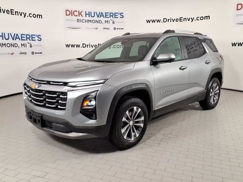 Used 2025 Chevrolet Equinox LT w/ Convenience Package II AWD/4WD image 1