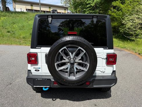 Used 2024 Jeep Wrangler Unlimited w/ Dual Top Group AWD/4WD image 7