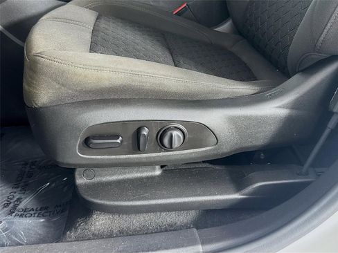 Used 2020 Chevrolet Blazer LT FWD image 19