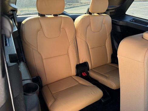 Used 2021 Volvo XC90 T8 Inscription w/ Lounge Package image 10