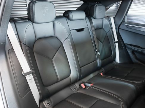 Used 2025 Porsche Macan GTS image 6