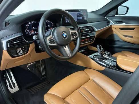 Used 2023 BMW M550i xDrive w/ Executive Package AWD/4WD image 21
