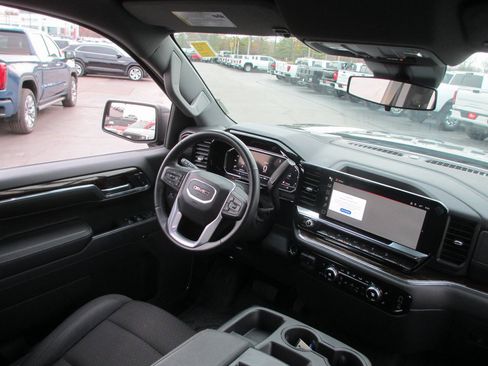 Certified 2024 GMC Sierra 1500 Elevation image 21