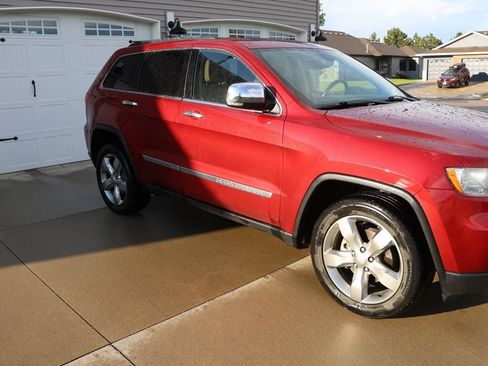 Used 2013 Jeep Grand Cherokee Limited w/ Trailer Tow Group AWD/4WD image 25