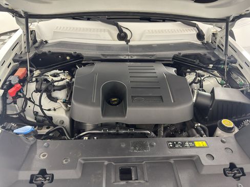 Used 2020 Land Rover Defender 110 HSE AWD/4WD image 11