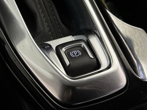 Used 2025 Chevrolet Trax LT image 33