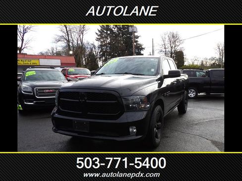 Used 2017 RAM 1500 Express w/ Black Ram 1500 Express Group image 3