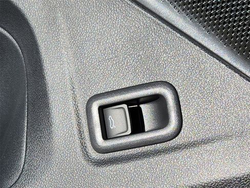 New 2026 Volkswagen Tiguan SE image 5