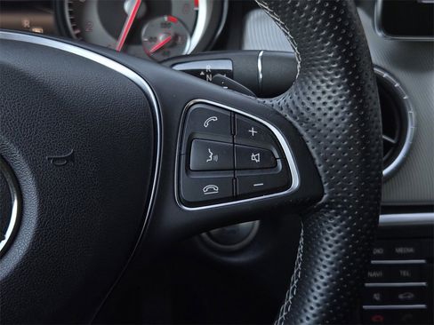 Used 2015 Mercedes-Benz CLA 250 image 22