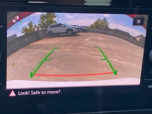 Certified 2025 Volkswagen Jetta SE w/ Black Wheel Package image 15