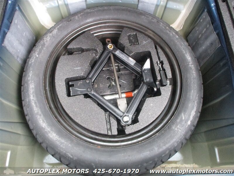 Used 2008 Subaru Outback 2.5XT Limited AWD/4WD image 16