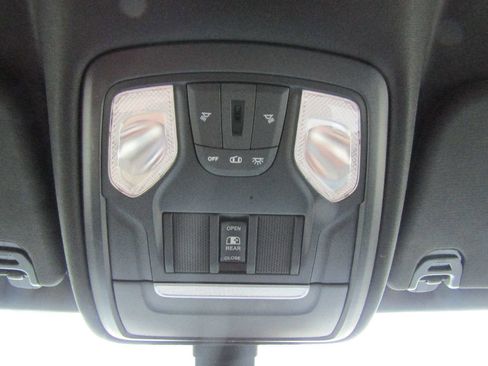 Used 2021 RAM 1500 Big Horn image 24