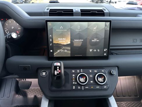 New 2025 Land Rover Defender 110 S AWD/4WD image 25