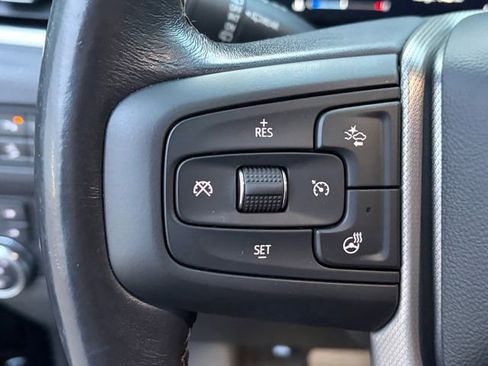 Used 2022 GMC Yukon XL Denali w/ Advanced Technology Package image 6