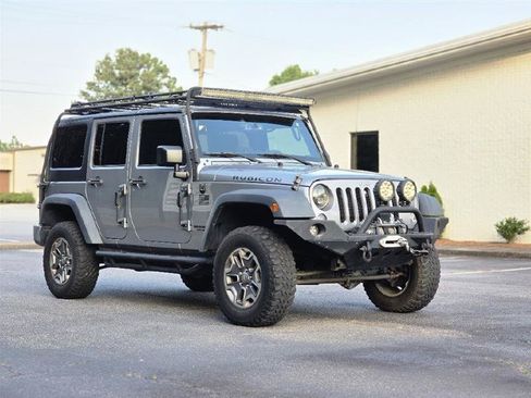 Used 2016 Jeep Wrangler Unlimited Rubicon w/ Connectivity Group AWD/4WD image 9