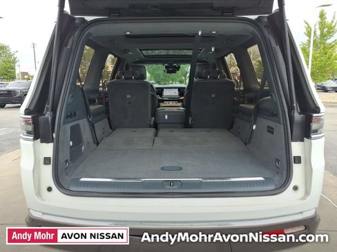 Used 2022 Jeep Grand Wagoneer Series II w/ Premium Group II AWD/4WD image 9