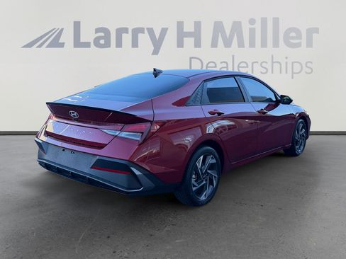 Used 2025 Hyundai Elantra Sport FWD image 5