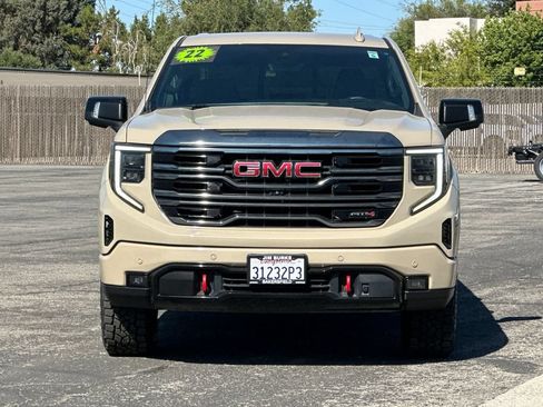 Used 2022 GMC Sierra 1500 AT4 w/ AT4 Premium Package AWD/4WD image 8