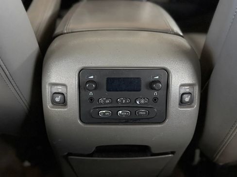 Used 2005 GMC Yukon XL Denali AWD/4WD image 33