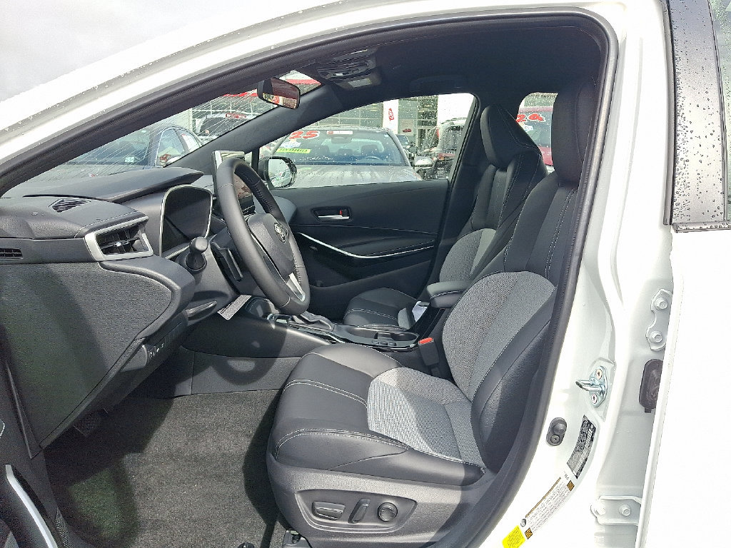 Used 2027 Toyota Corolla XSE FWD image 14