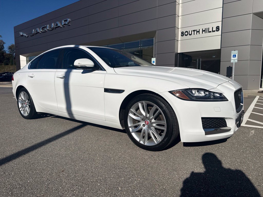 Used 2016 Jaguar XF Premium AWD/4WD image 4