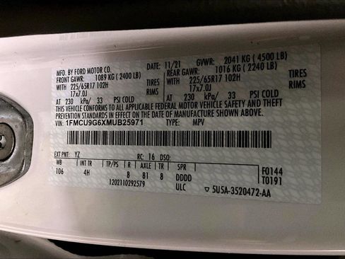 Used 2021 Ford Escape SE image 32