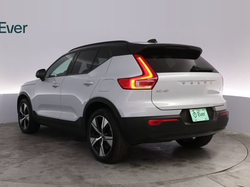 Used 2022 Volvo XC40 P8 Recharge Plus AWD/4WD image 17