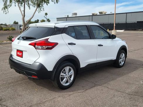 Used 2019 Nissan Kicks S image 7