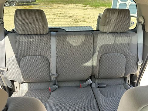 Used 2010 Nissan Frontier SE AWD/4WD image 16