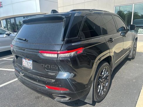 Used 2025 Jeep Grand Cherokee Summit w/ Obsidian Package AWD/4WD image 17