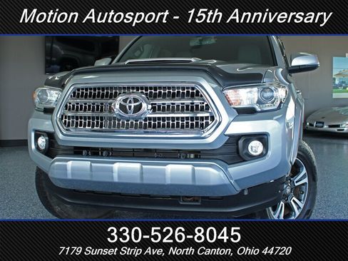 Used 2017 Toyota Tacoma SR5 AWD/4WD image 42