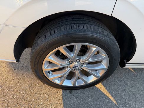 Used 2018 Ford Expedition Platinum image 46