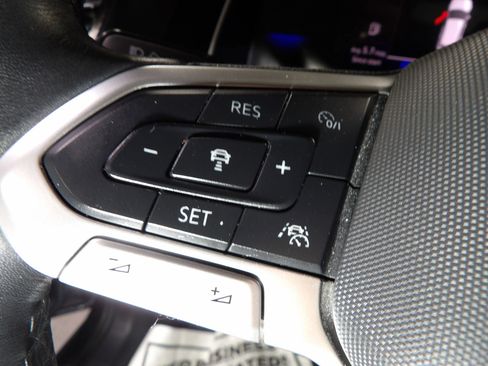 Used 2024 Volkswagen Jetta SE FWD image 19