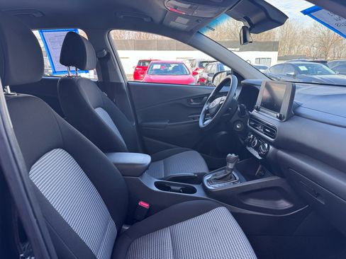 Used 2023 Hyundai Kona SE image 11