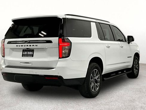 Used 2023 Chevrolet Suburban Z71 w/ Luxury Package image 2