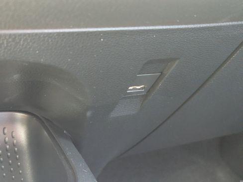 Used 2021 Toyota Corolla LE FWD image 23