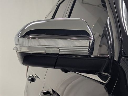 Used 2020 Lincoln Navigator Black Label w/ Cargo Convenience Package image 35