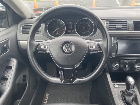 Used 2017 Volkswagen Jetta SE image 13
