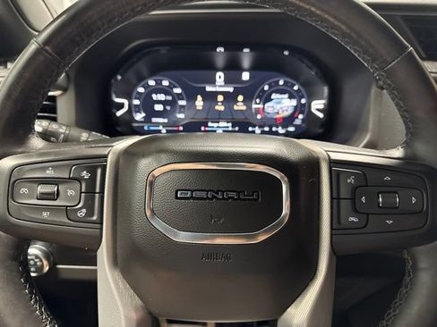 Used 2022 GMC Yukon XL Denali AWD/4WD image 15